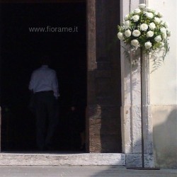 SIMPLICITY AND ELEGANCE - white roses